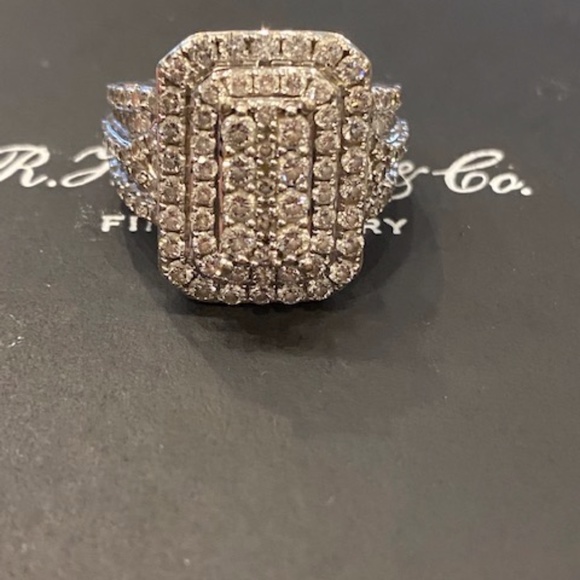 Engagement ring - Picture 6 of 10